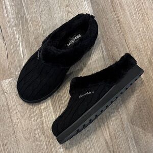 New Skechers Black Fuzzy Knit Slip-On Winter Slippers